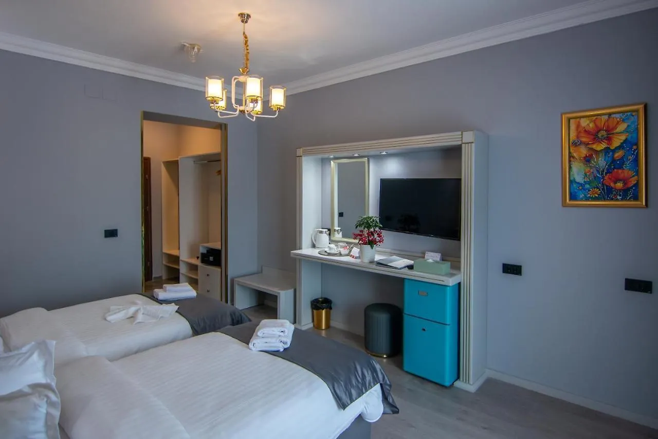 Phoenicia Express Hotel Bukarest 4*,