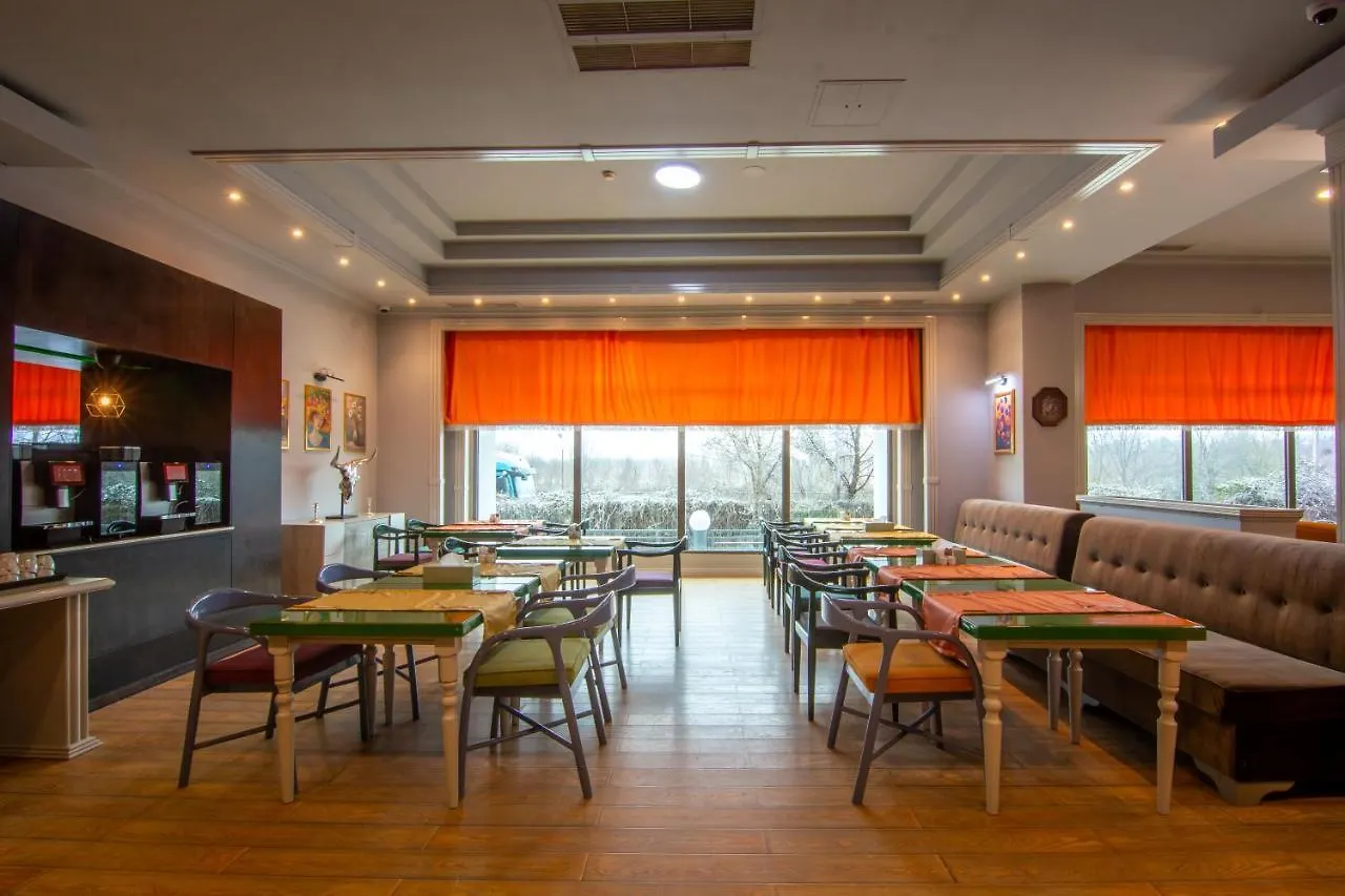 Phoenicia Express Hotel Bukarest 4*,