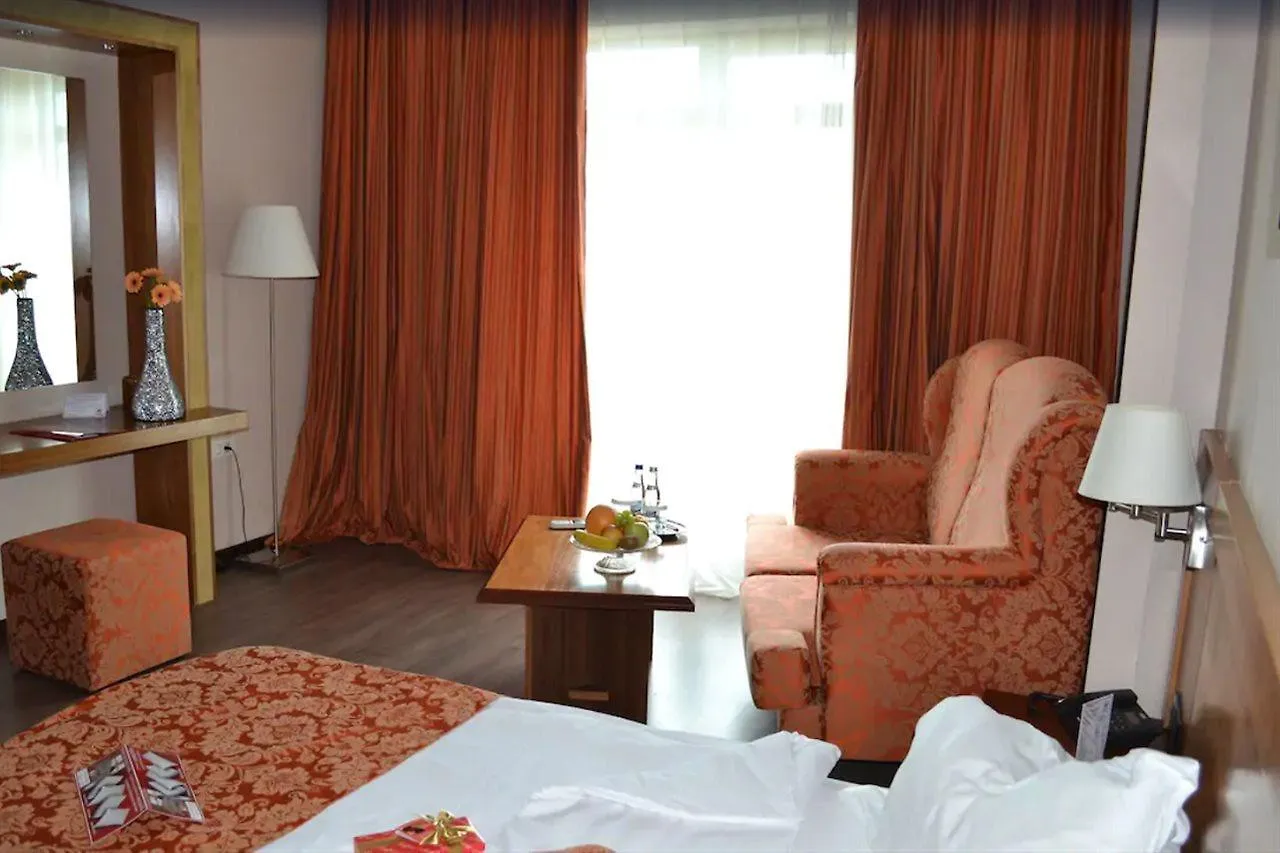 ****  בוקרשט Phoenicia Express Hotel רומניה